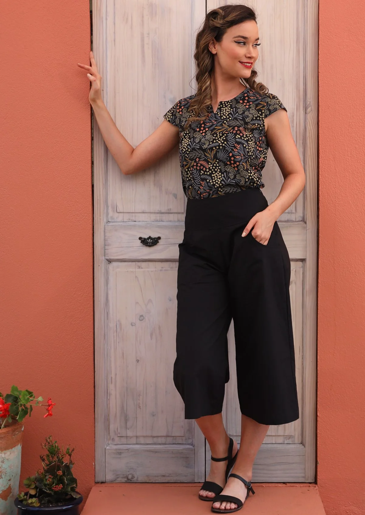 Tenzin Pant Black - Fuchesia