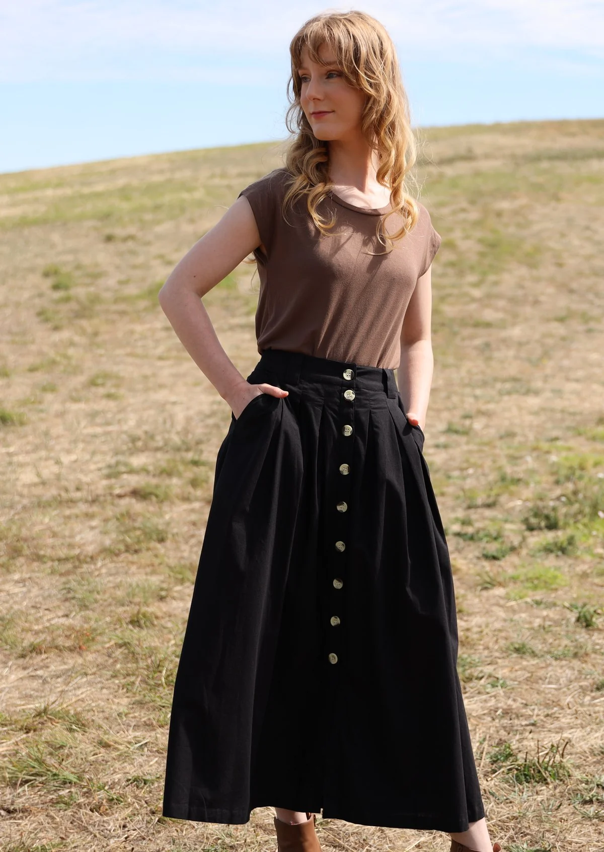 Cora Skirt Black - Fuchesia