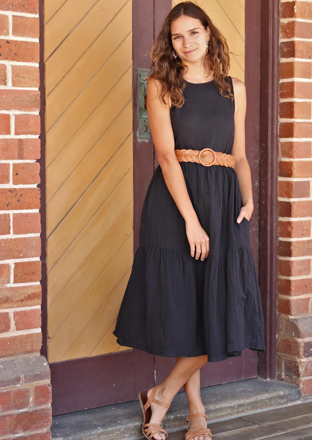 Tully Dress Black - Fuchesia