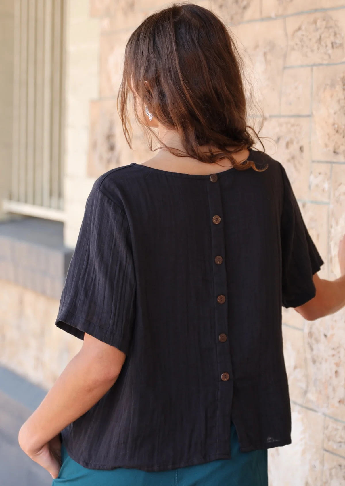 Neesha Top Black - Fuchesia