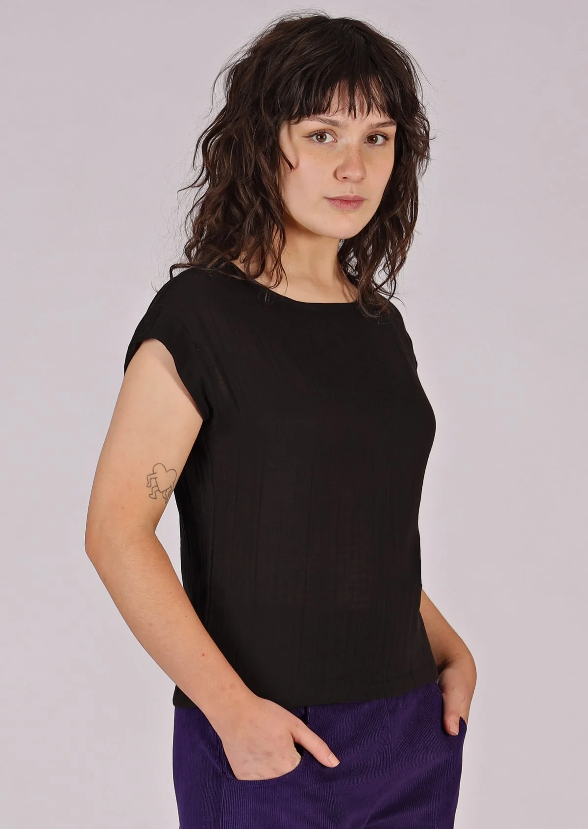 Chloe Top Black - Fuchesia