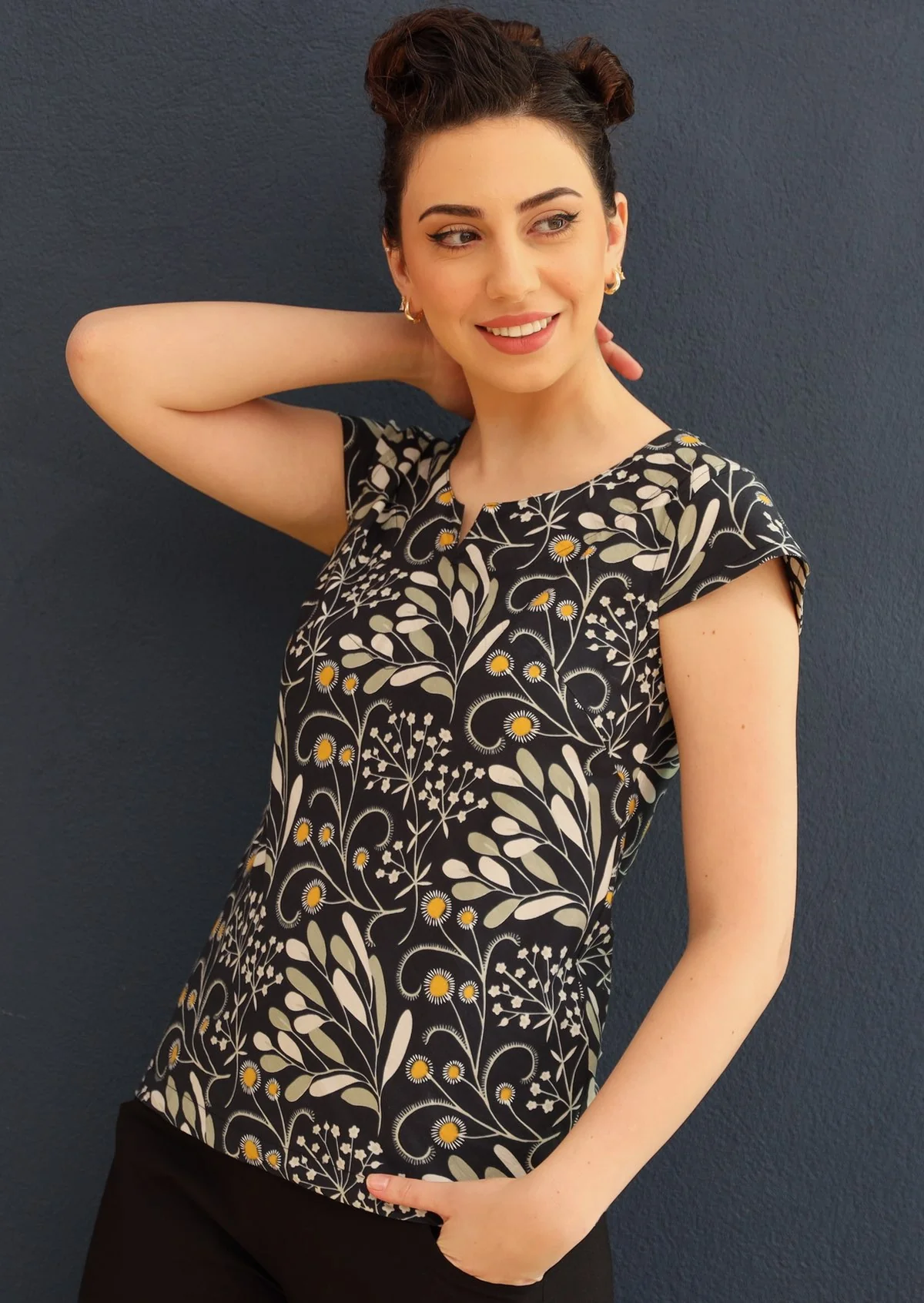 Aubrey Top Wattle - Fuchesia