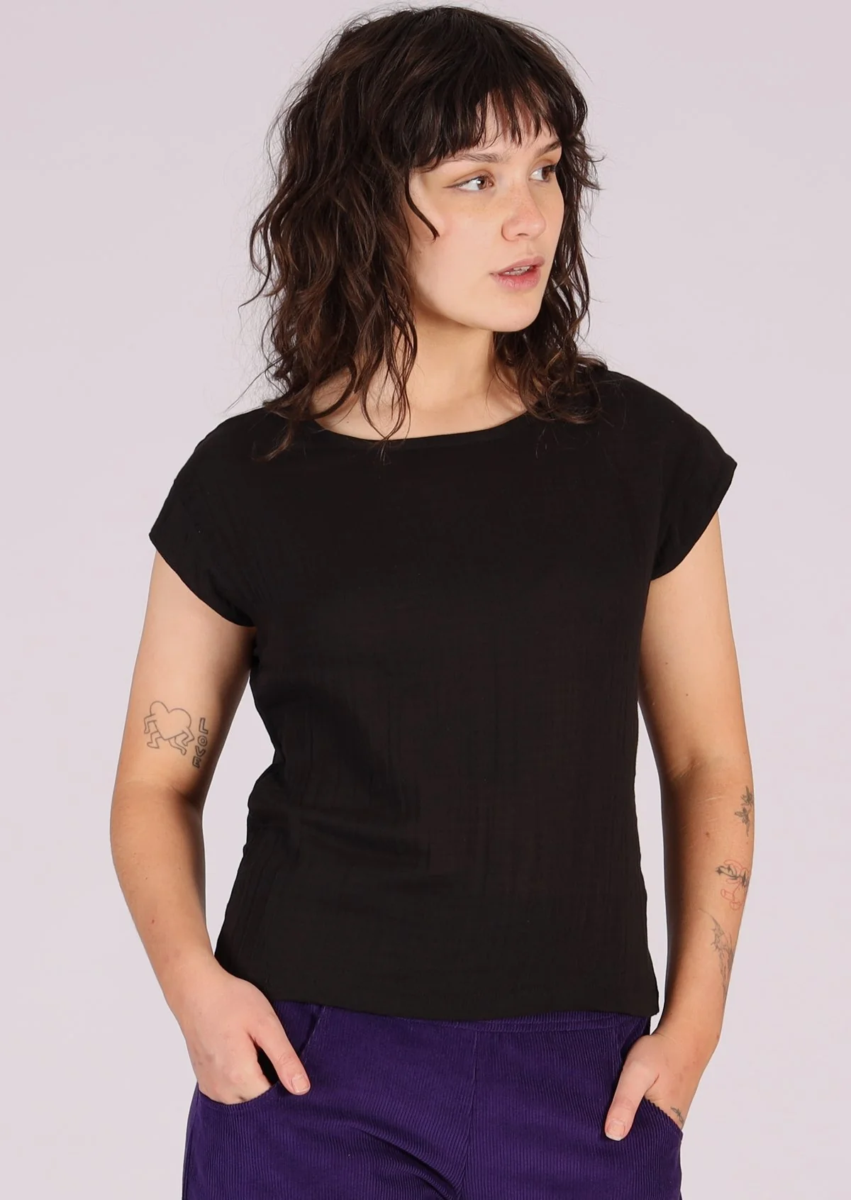 Chloe Top Black - Fuchesia