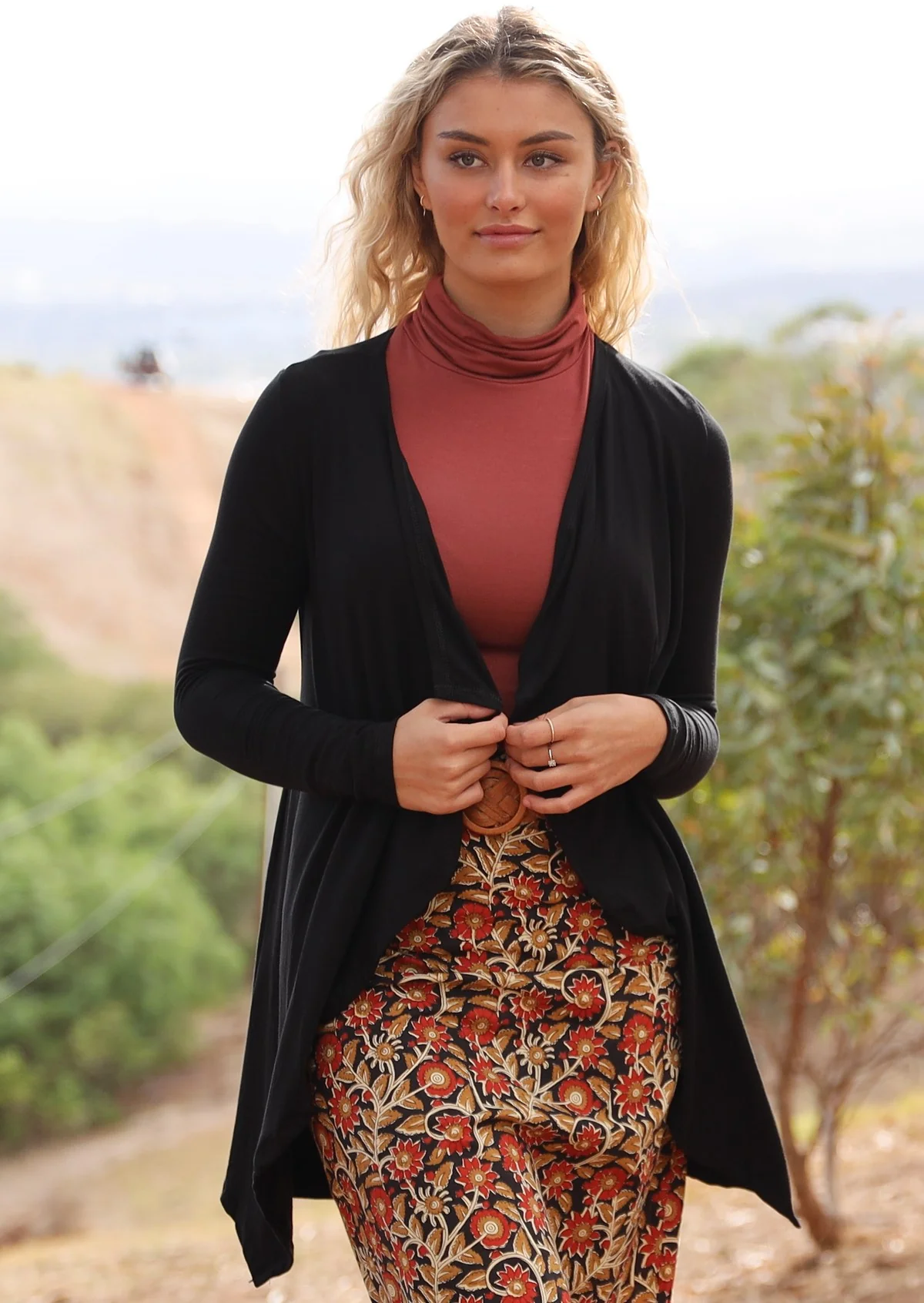 Waterfall Cardi Black - Fuchesia