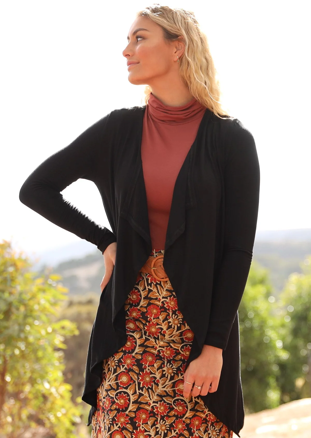 Waterfall Cardi Black - Fuchesia